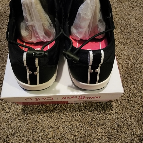 ✨️🍂🍁✨️Ryka women's size 12 M athletic shoes black. Fall Walks, supportive. - Picture 8 of 10